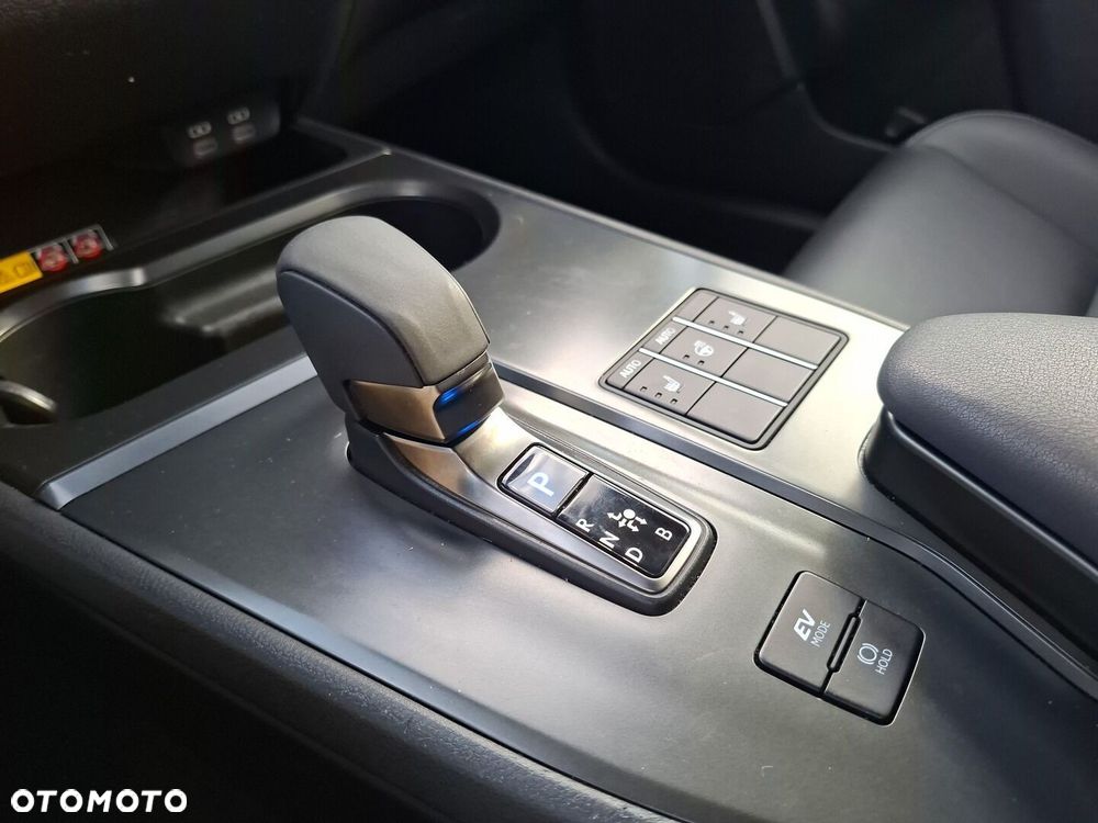 Lexus UX 300h F Sport Design AWD - 26