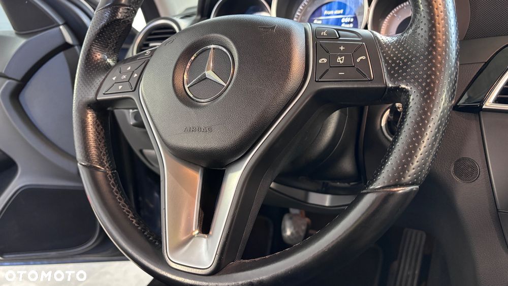 Mercedes-Benz Klasa C 220 CDI BlueEff - 14