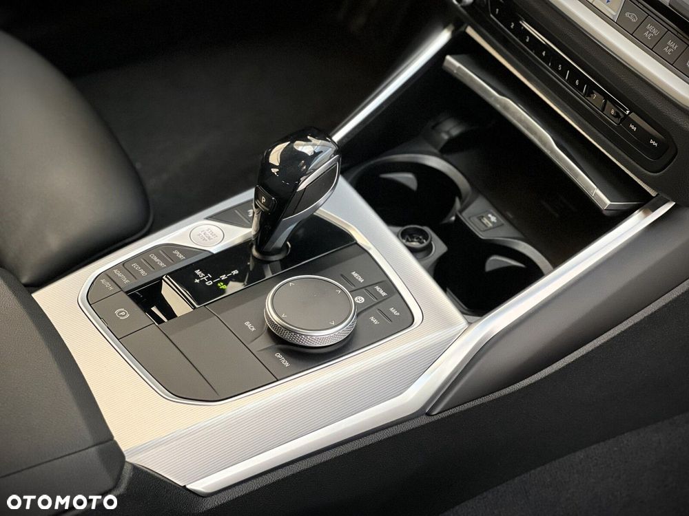 BMW Seria 3 320d xDrive Sport Line sport - 15