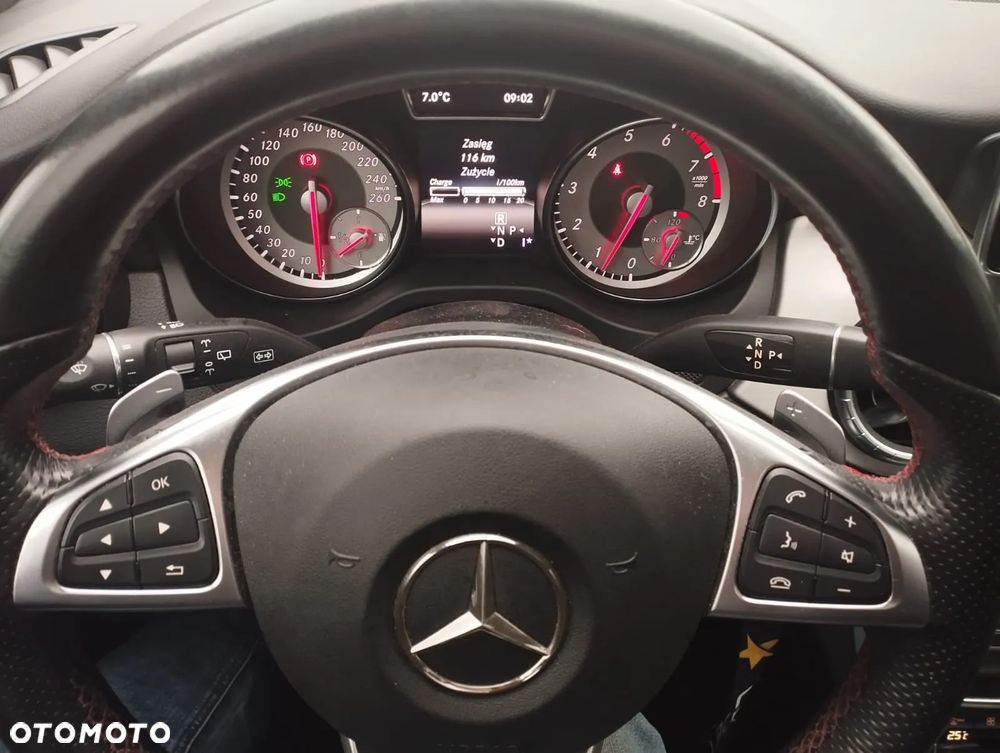 Mercedes-Benz CLA 200 7G-DCT AMG Line - 18