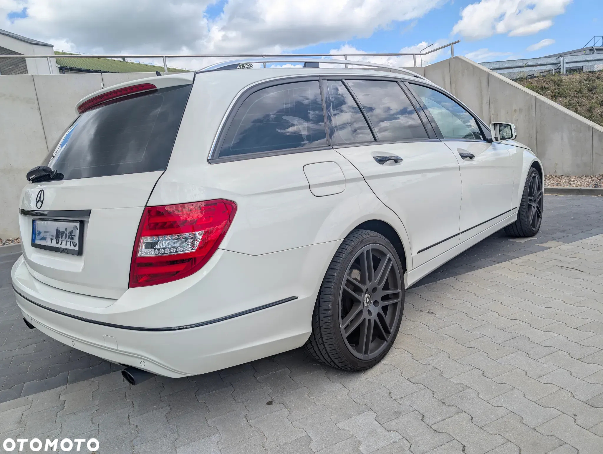 Mercedes-Benz Klasa C 180 T CGI Automatik BlueEFFICIENCY Avantgarde - 6