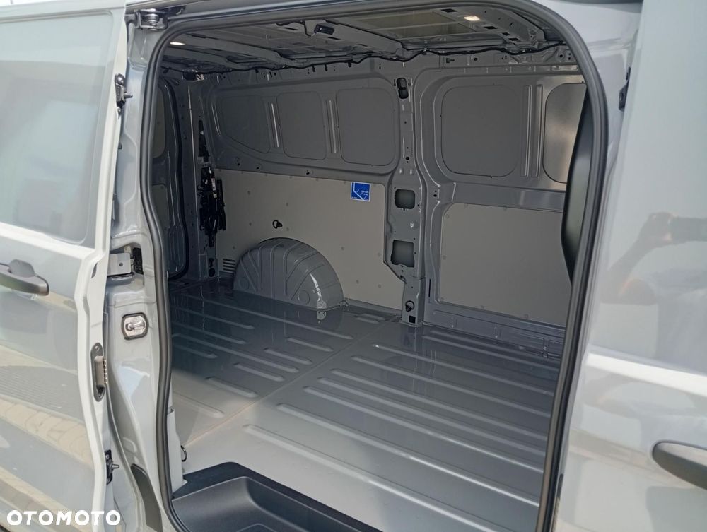 Volkswagen Transporter - 9