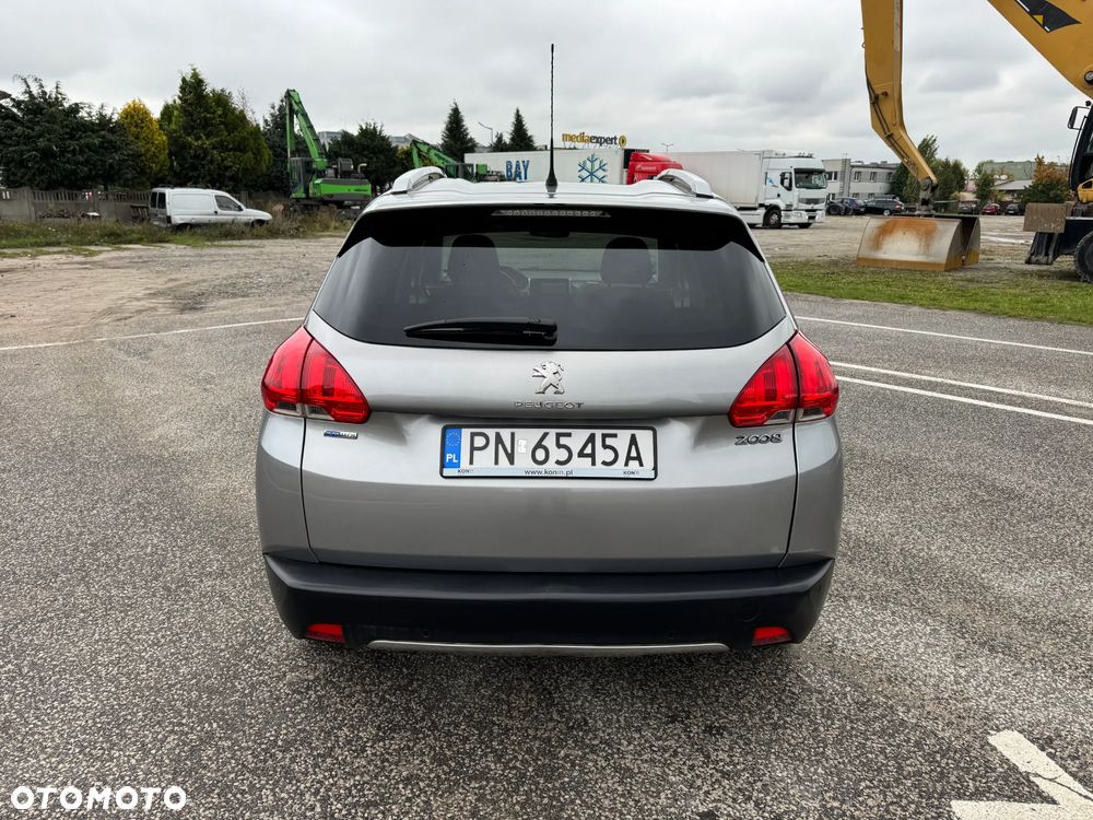 Peugeot 2008 1.2 Pure Tech Style S&S - 33