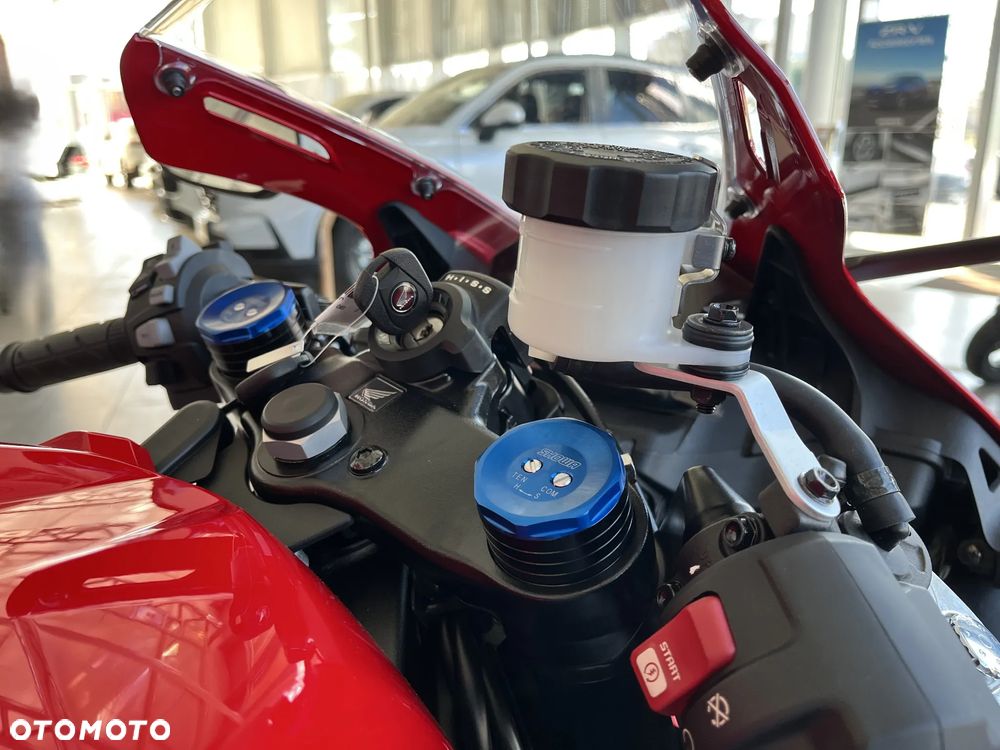 Honda CBR - 8