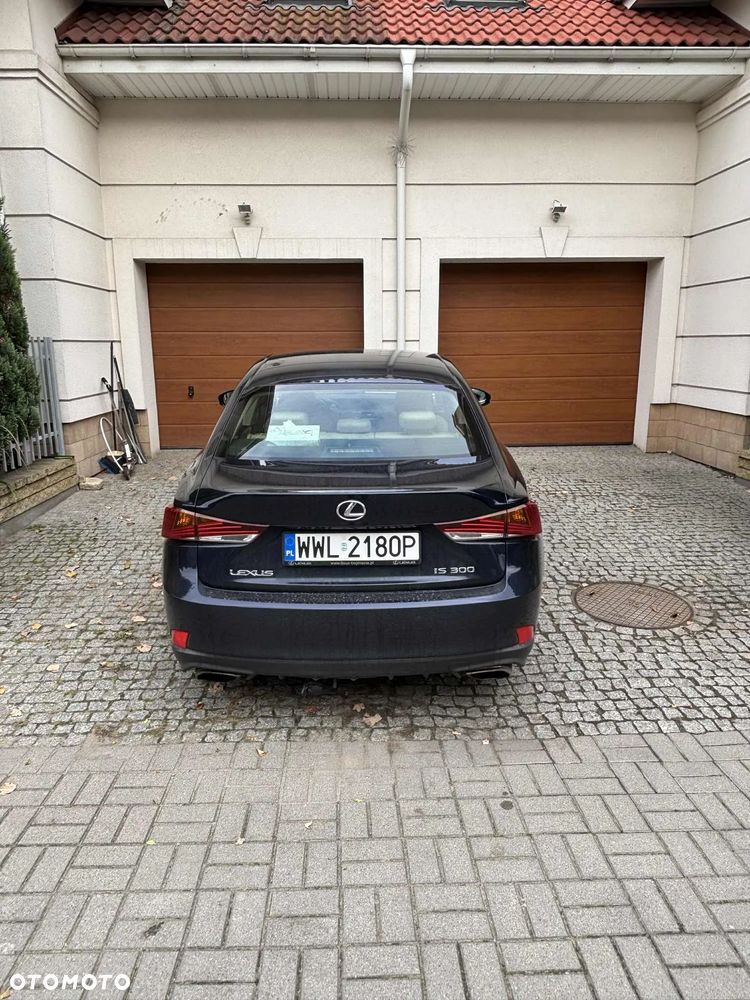 Lexus IS - 3