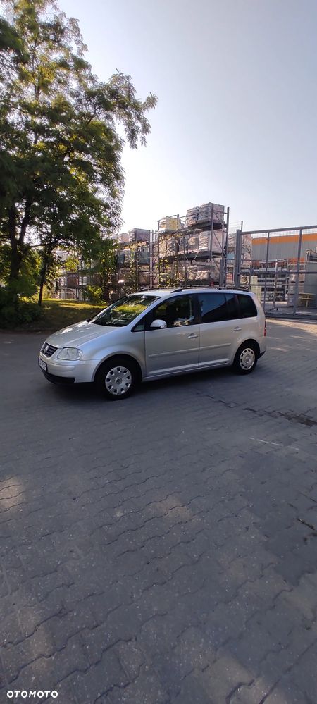Volkswagen Touran 1.6 - 9