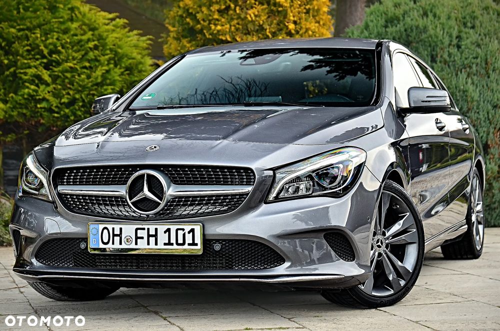 Mercedes-Benz CLA 200 7G-DCT UrbanStyle Edition - 2