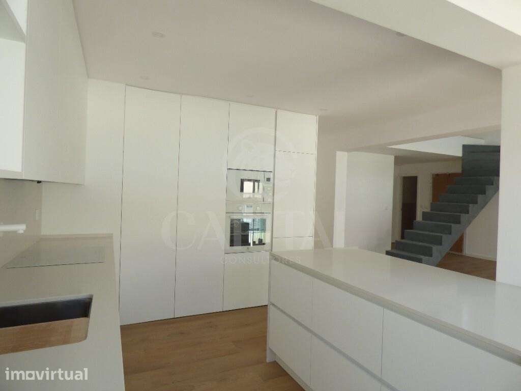 ​​​​​​​​​​​​​​Apart. T4 Duplex por Estrear… está na fase de acabamento - Grande imagem: 2/26