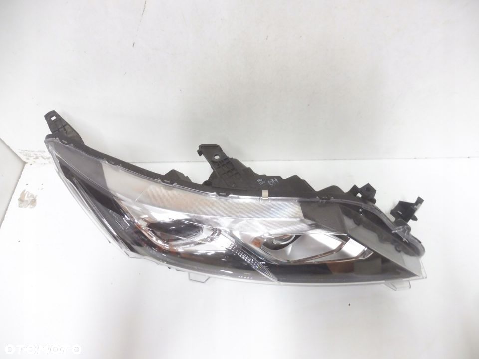 MITSHUBISI ECLIPSCROSS LAMPA PRAWA FULL LED - 2