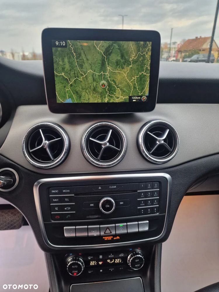 Mercedes-Benz CLA 250 4-Matic AMG Line - 11