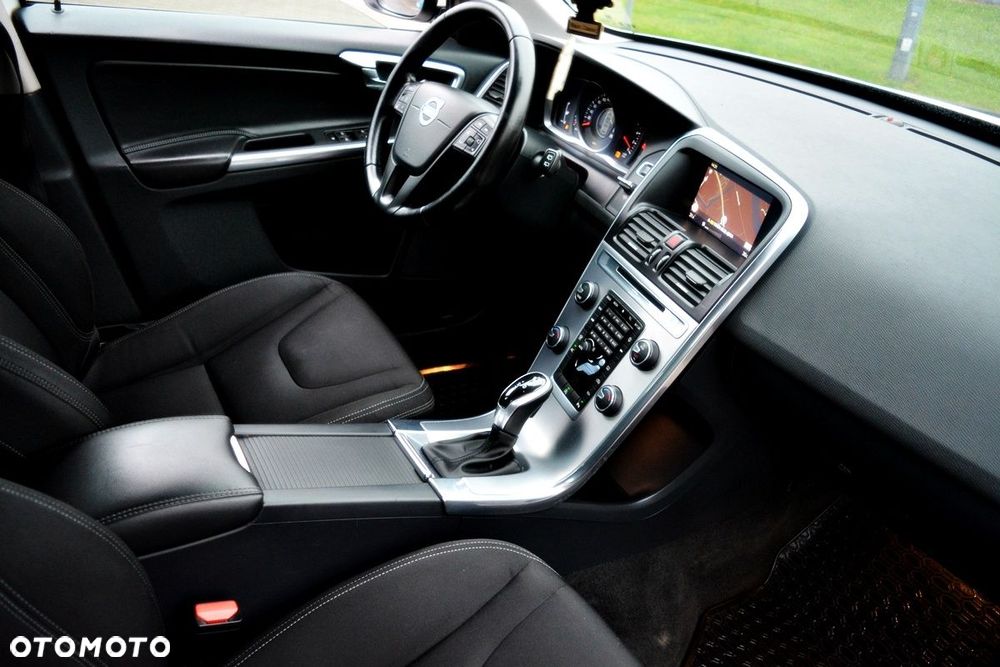 Volvo XC 60 D3 Drive-E Kinetic - 20