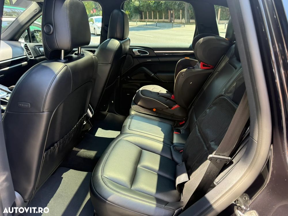 Porsche Cayenne Platinum Edition - 19