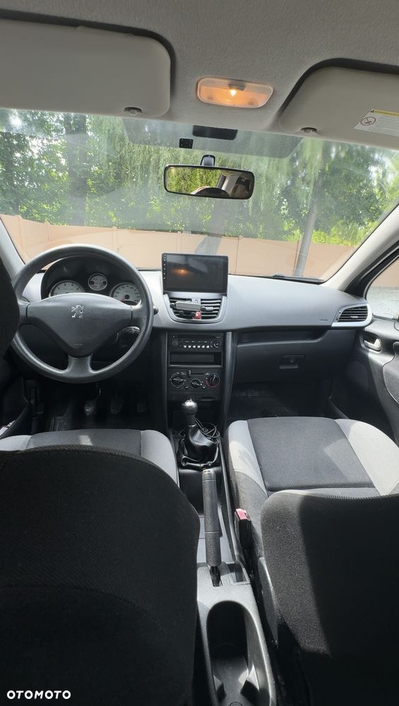 Peugeot 207 1.4 16V Trendy - 9