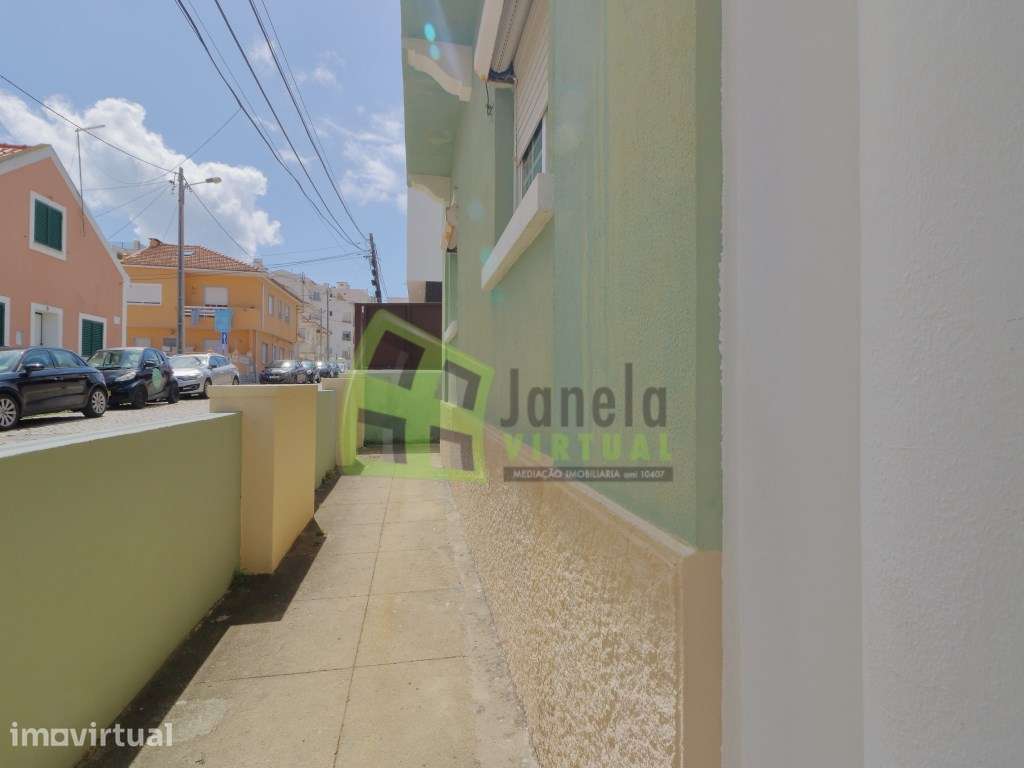 Prédio com 5 Apartamentos T2 e Loja | Costa da Caparica - Grande imagem: 3/43