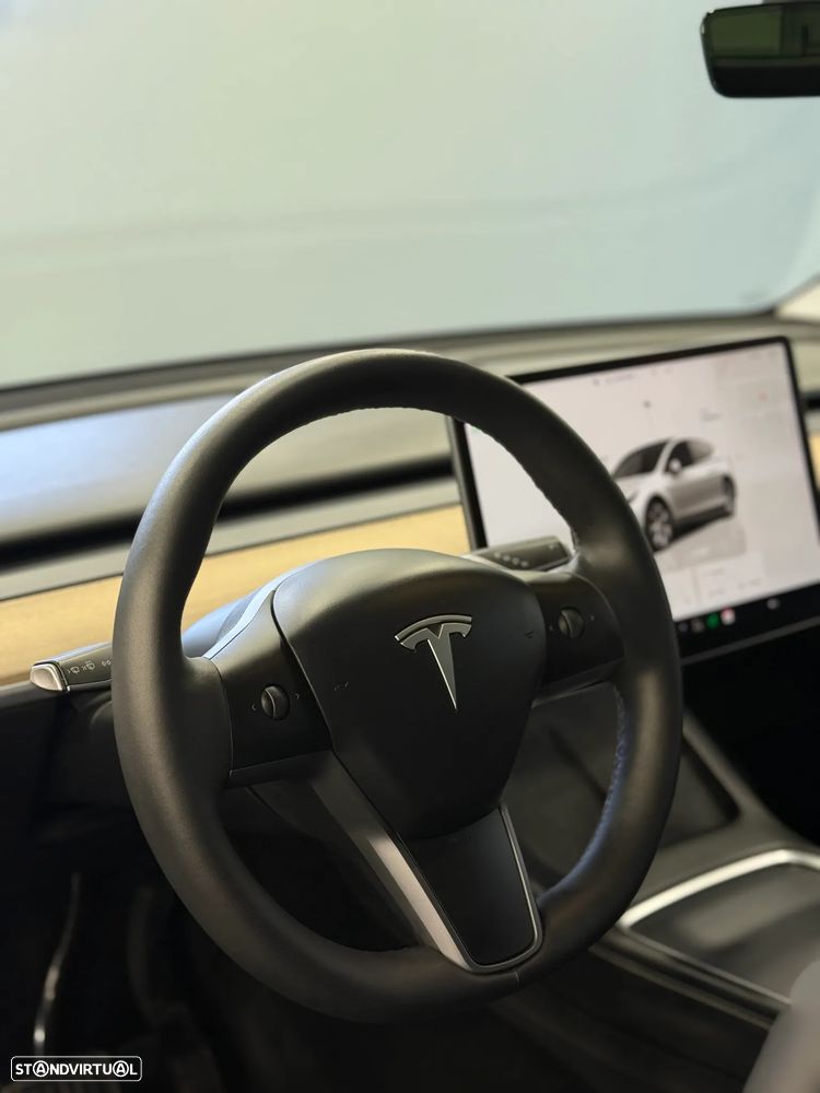 Tesla Model Y RWD - 8