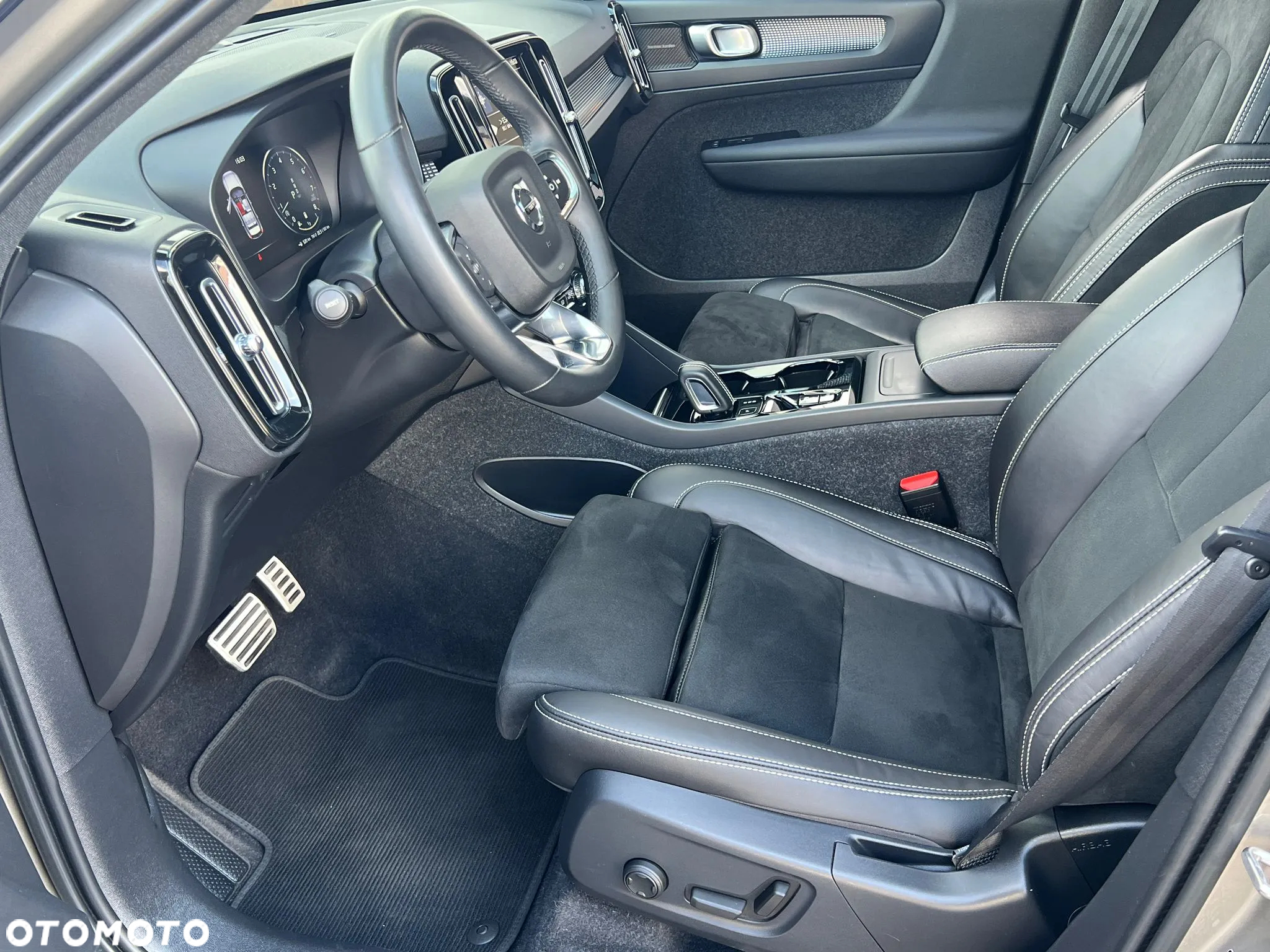 Volvo XC 40 - 18