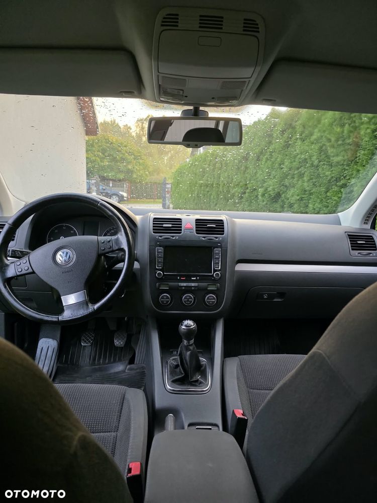 Volkswagen Golf - 8