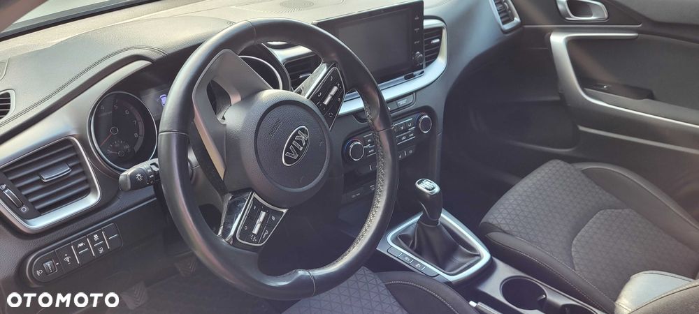 Kia XCeed - 6