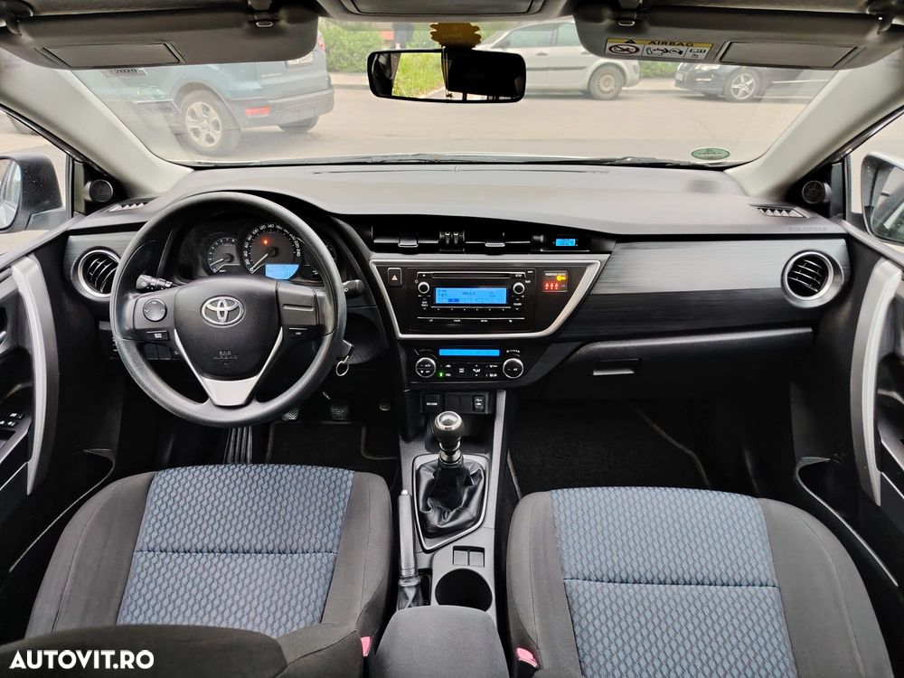 Toyota Auris 1.33 Dual-VVT-i - 6