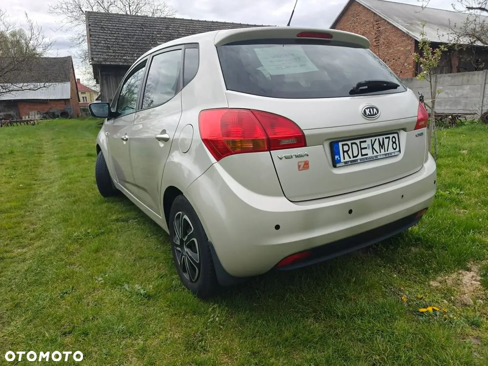 Kia Venga 1.4 CRDi L - 2