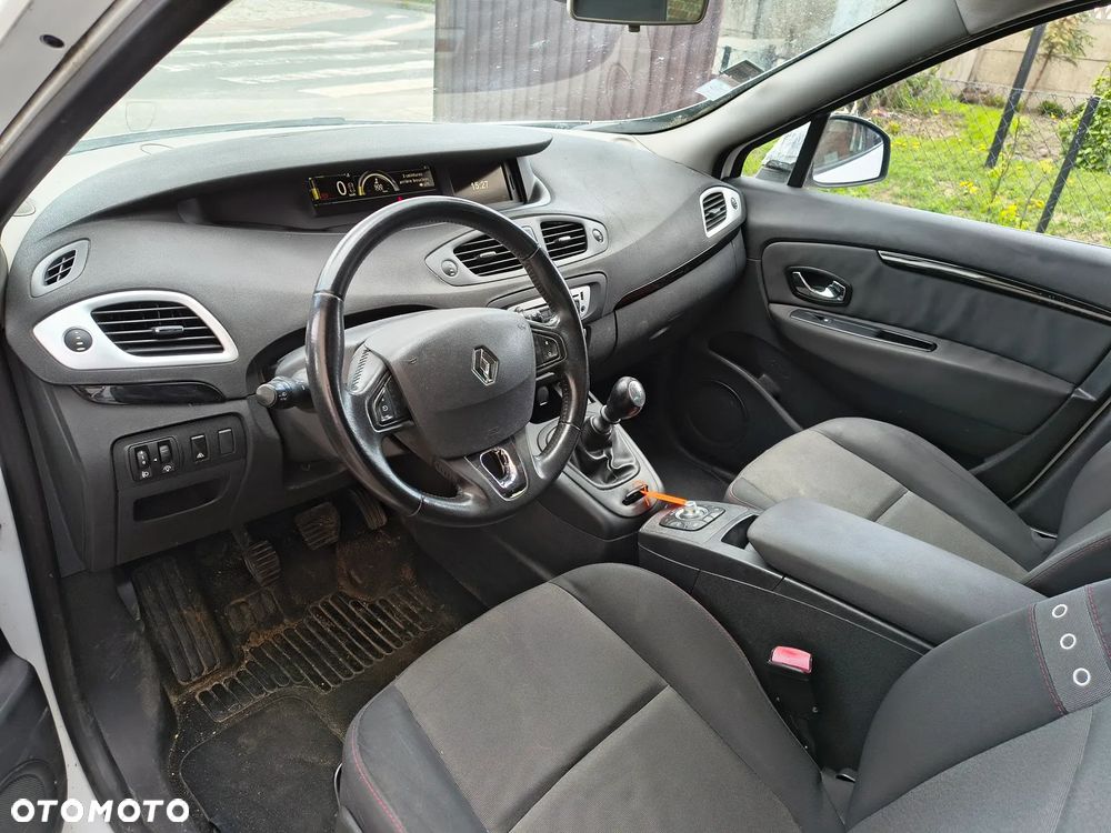 Renault Grand Scenic - 13