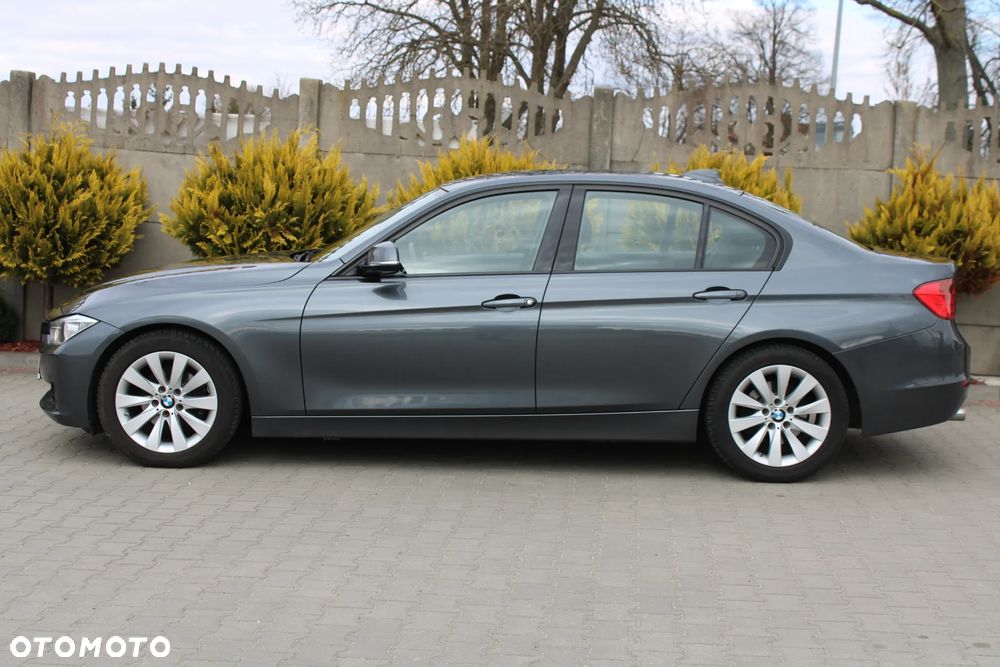 BMW Seria 3 320d DPF Edition Fleet Sport - 4