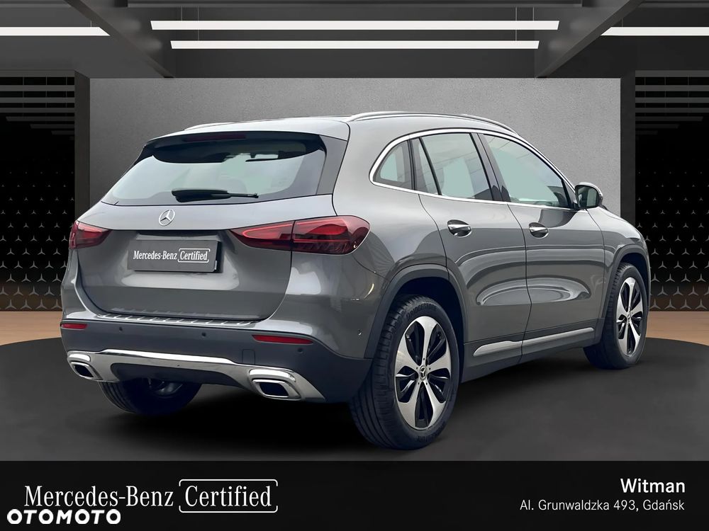 Mercedes-Benz GLA - 2