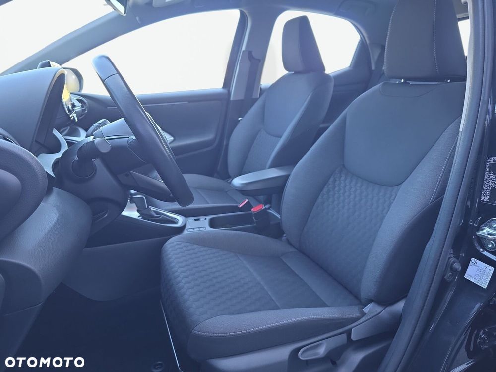 Toyota Yaris - 10