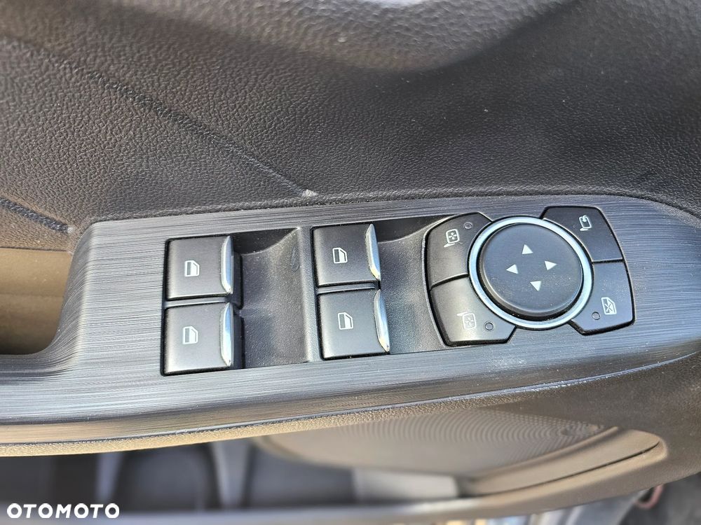 Ford Kuga 2.5P PHEV FWD ST-Line - 17