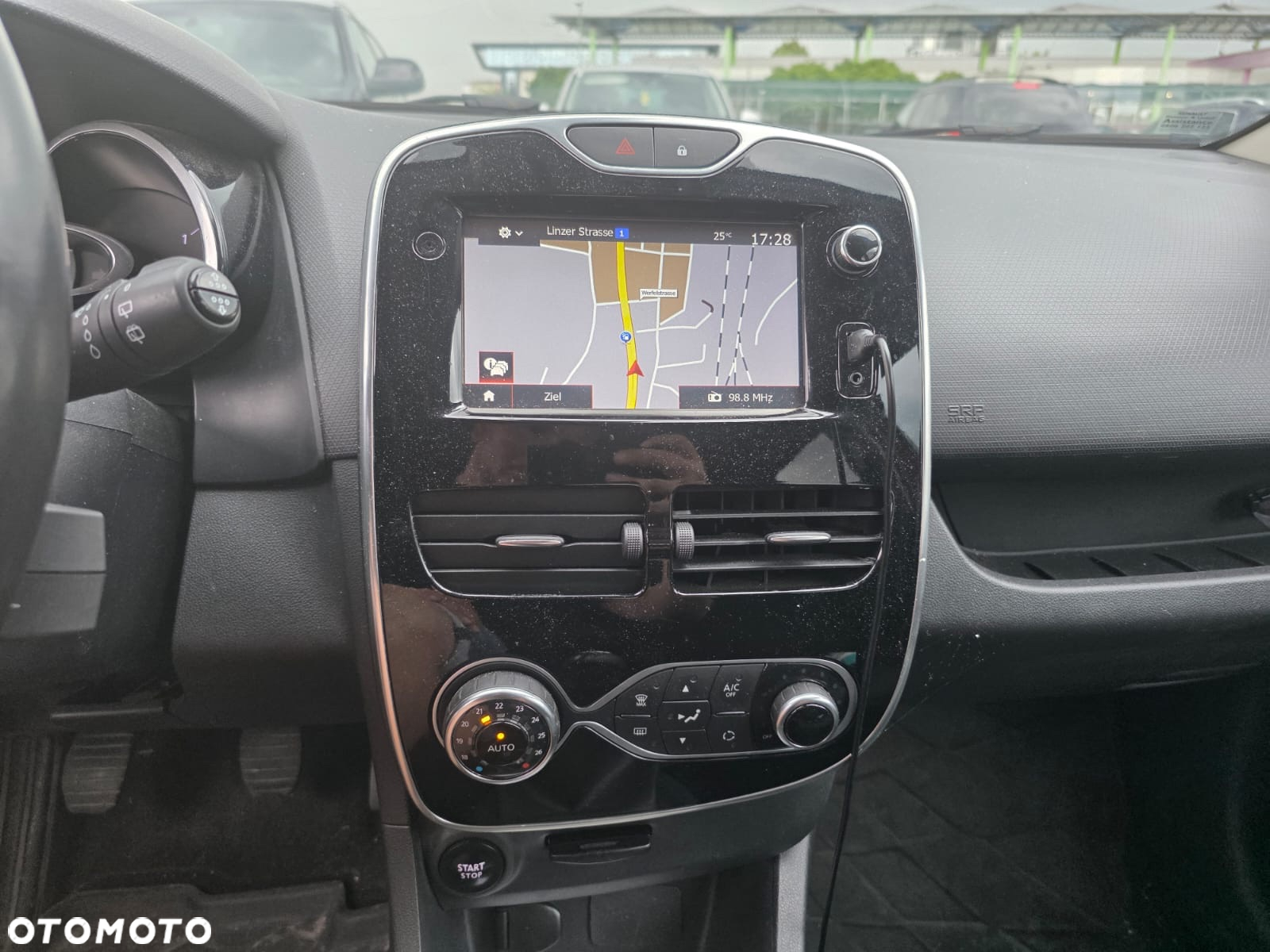 Renault Clio - 12