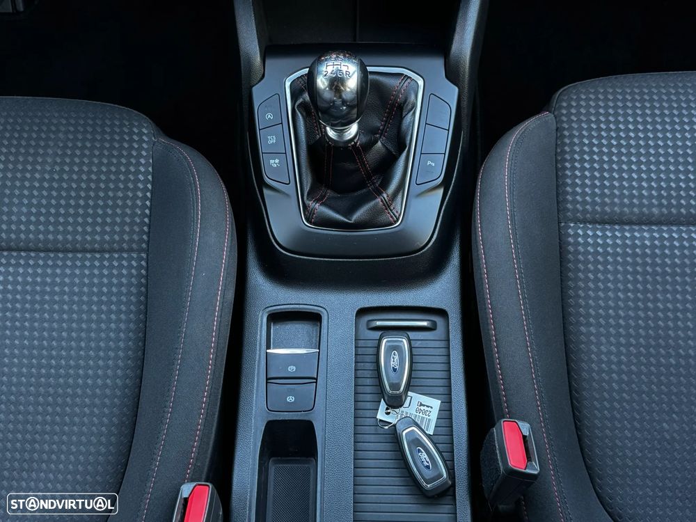 Ford Focus 1.0 EcoBoost S&S ST-LINE - 13