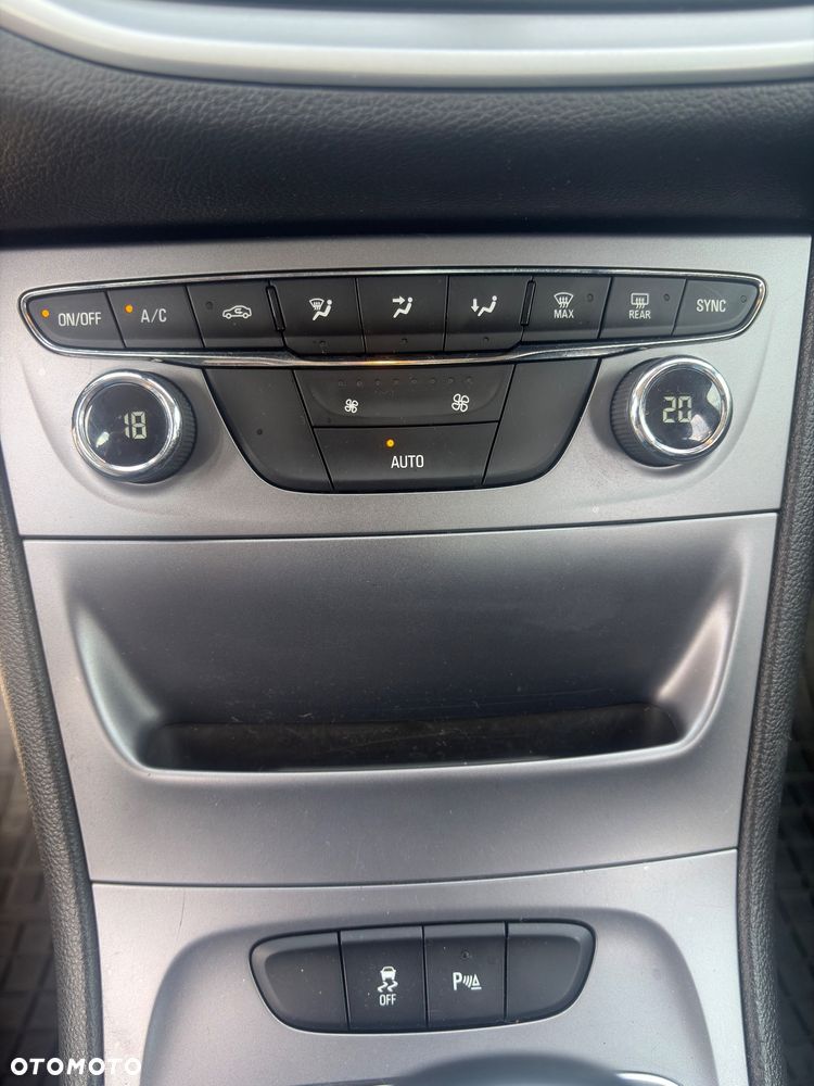 Opel Astra 1.6 CDTI Cosmo - 16