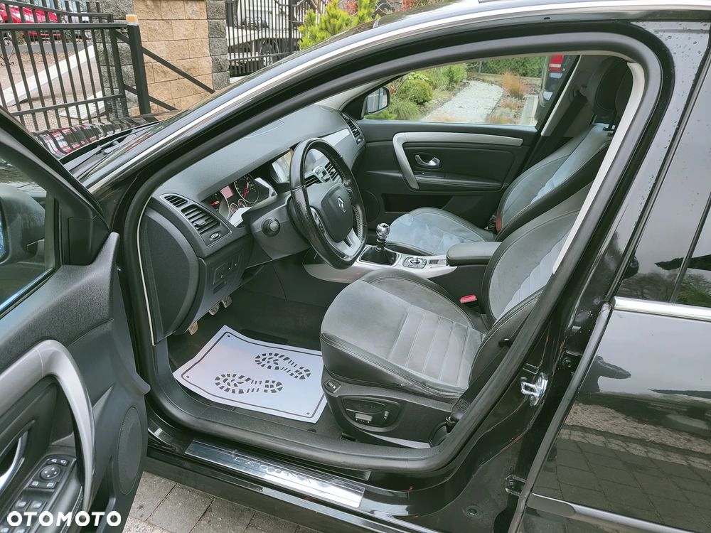 Renault Laguna dCi 150 FAP GT - 25