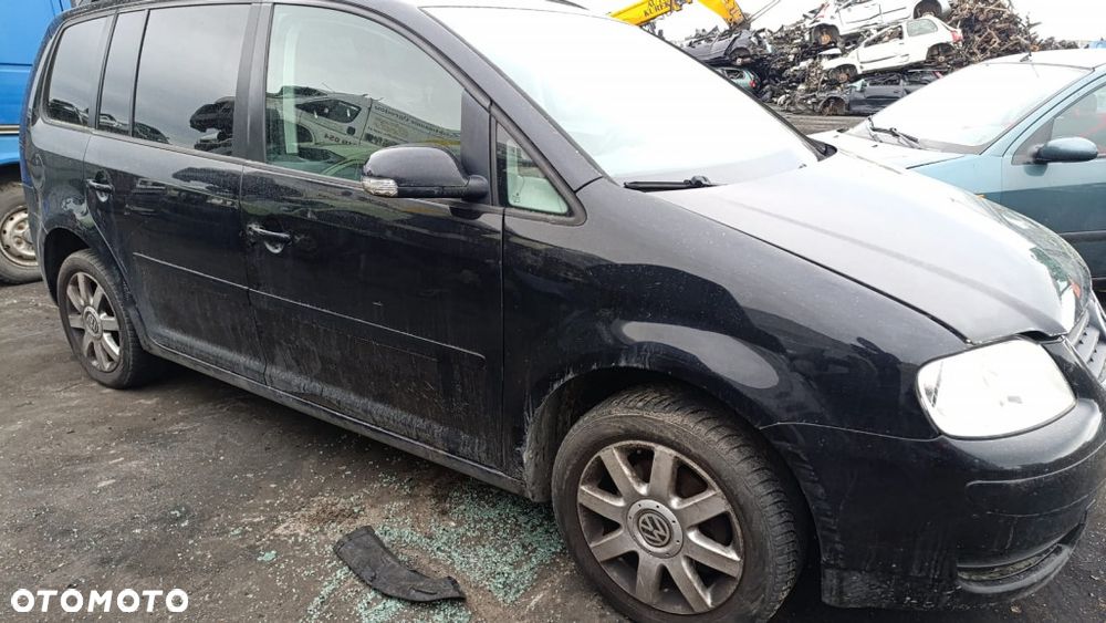 36114 VW Touran model od 06-10 silnik 1.9 TDI 105 km BLS skrzynia JYK lakier LC9X - 5