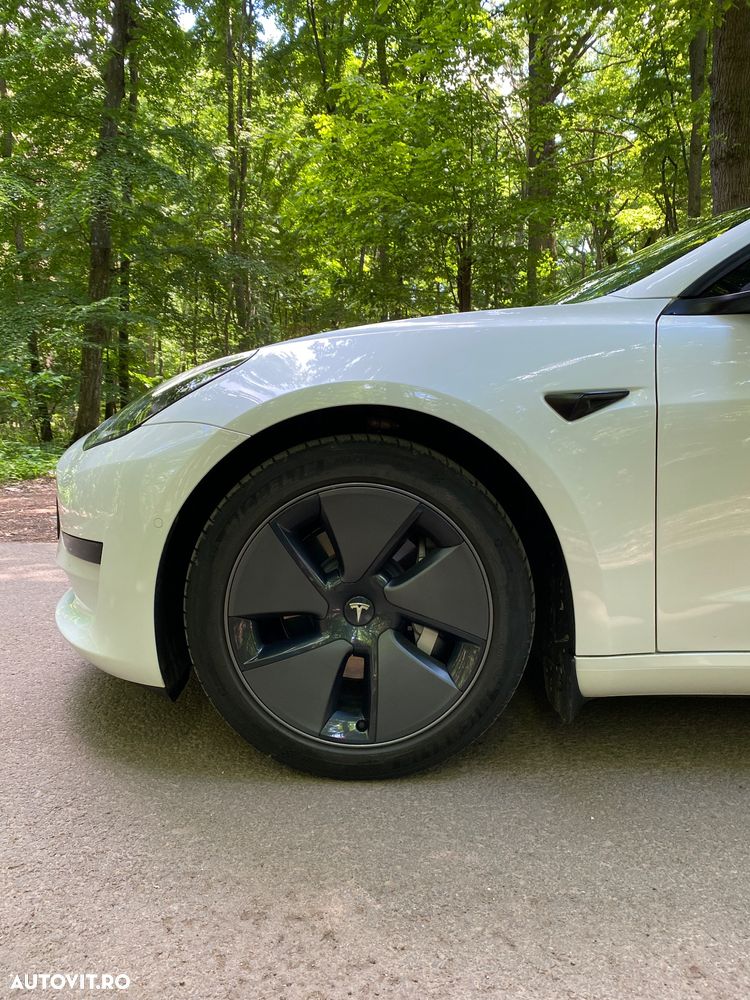 Tesla Model 3 - 11