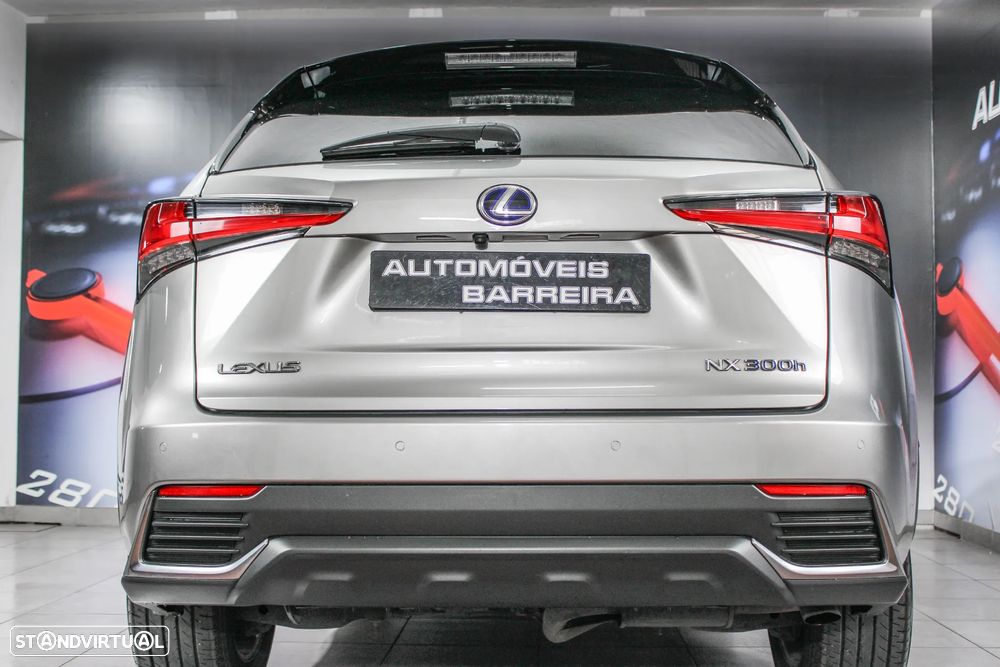 Lexus NX 300h Executive+ - 30