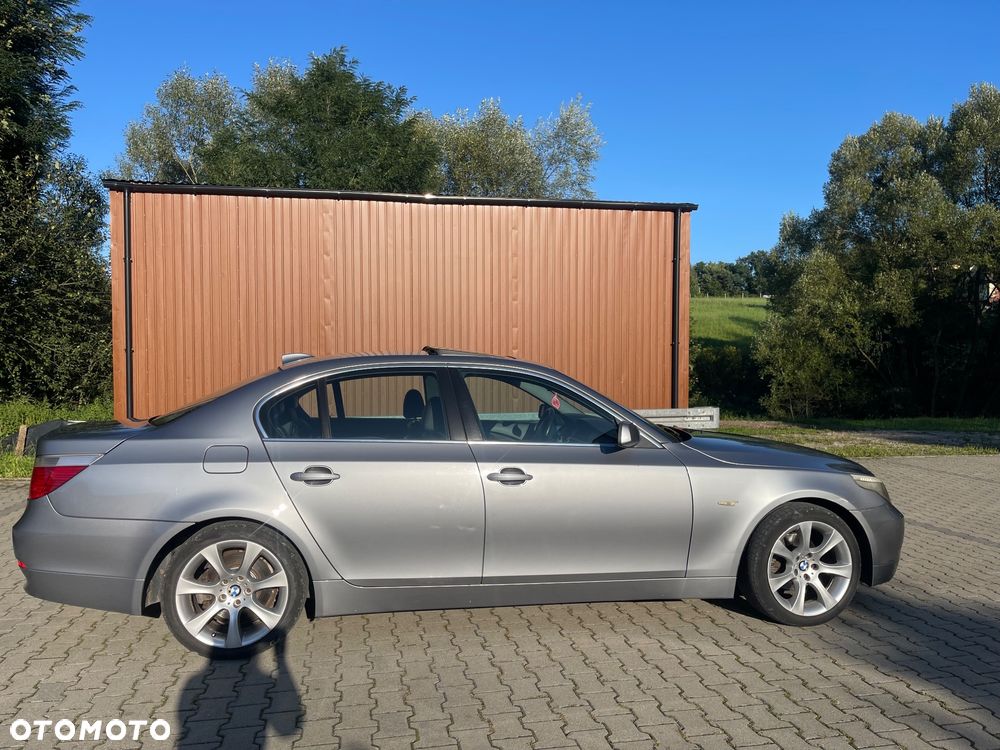 BMW Seria 5 520i - 6