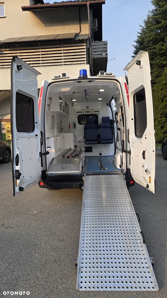 Renault Master Ambulans karetka - 15