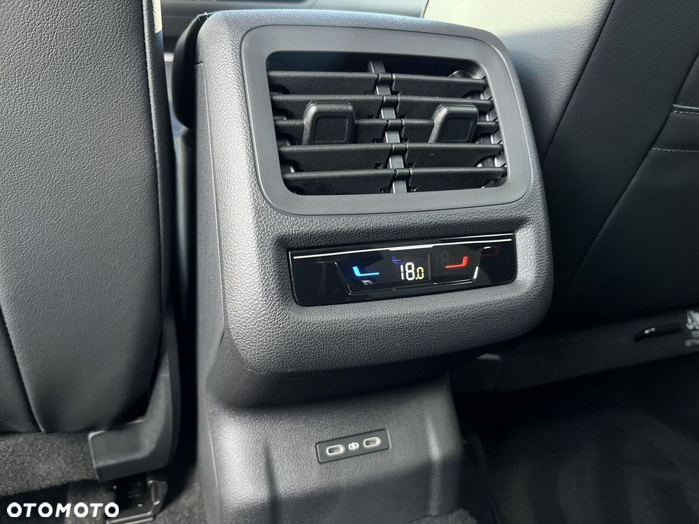 Volkswagen T-Roc - 33
