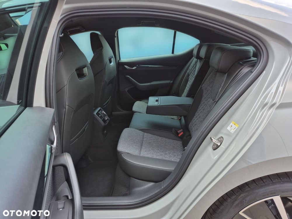 Skoda Octavia 2.0 TDI Sportline DSG - 21