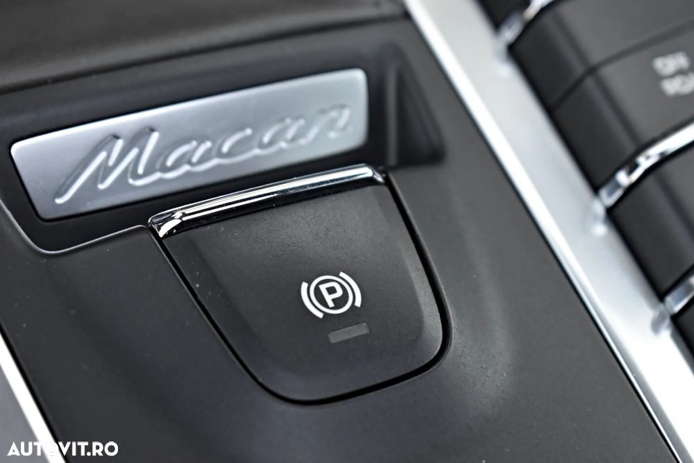 Porsche Macan Turbo PDK - 21