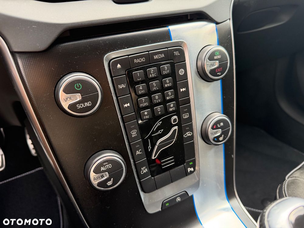 Volvo V40 D2 Drive-E R-Design Momentum - 13