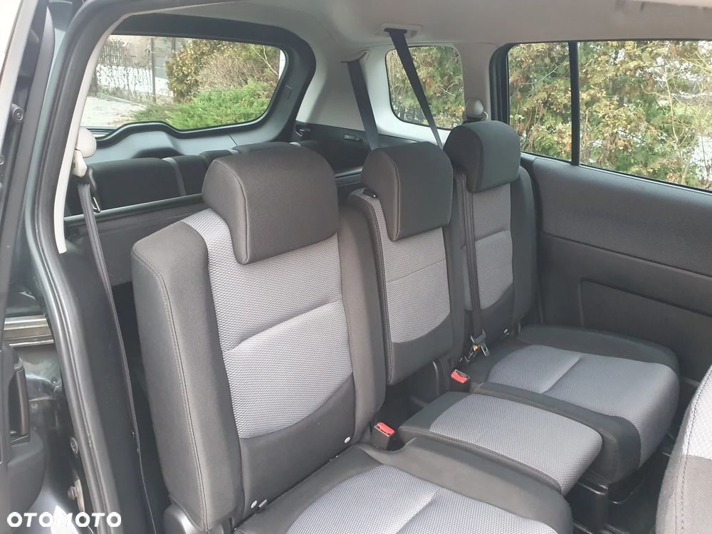 Mazda 5 2.0 Active - 23