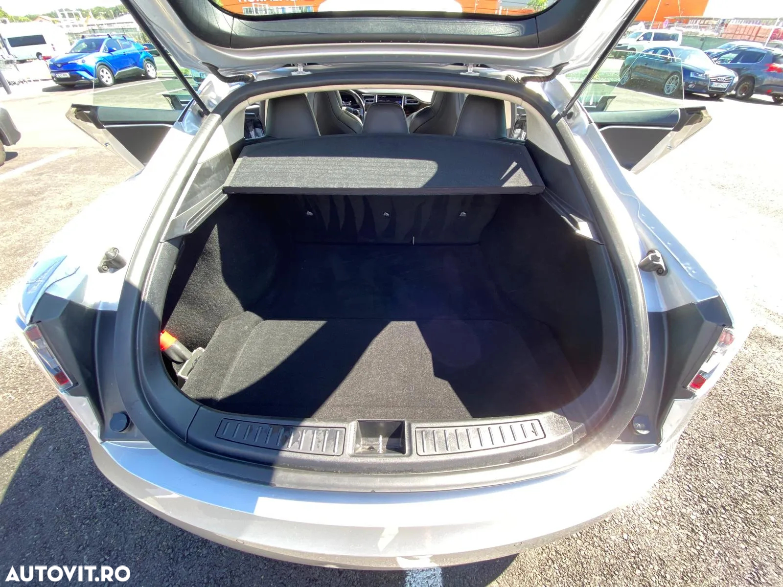 Tesla Model S Standard - 8