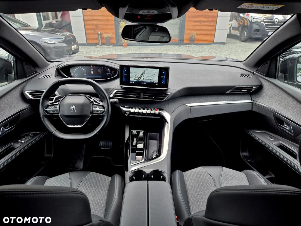 Peugeot 5008 - 8