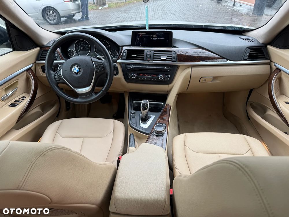 BMW Seria 3 328i xDrive - 7
