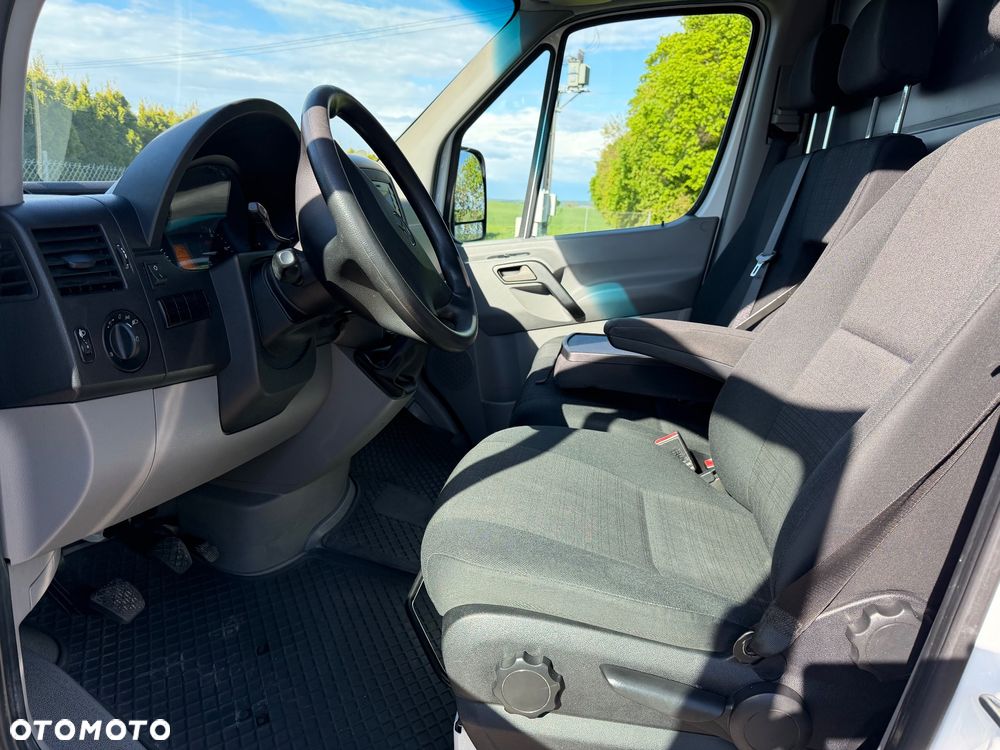 Mercedes-Benz Sprinter - 12