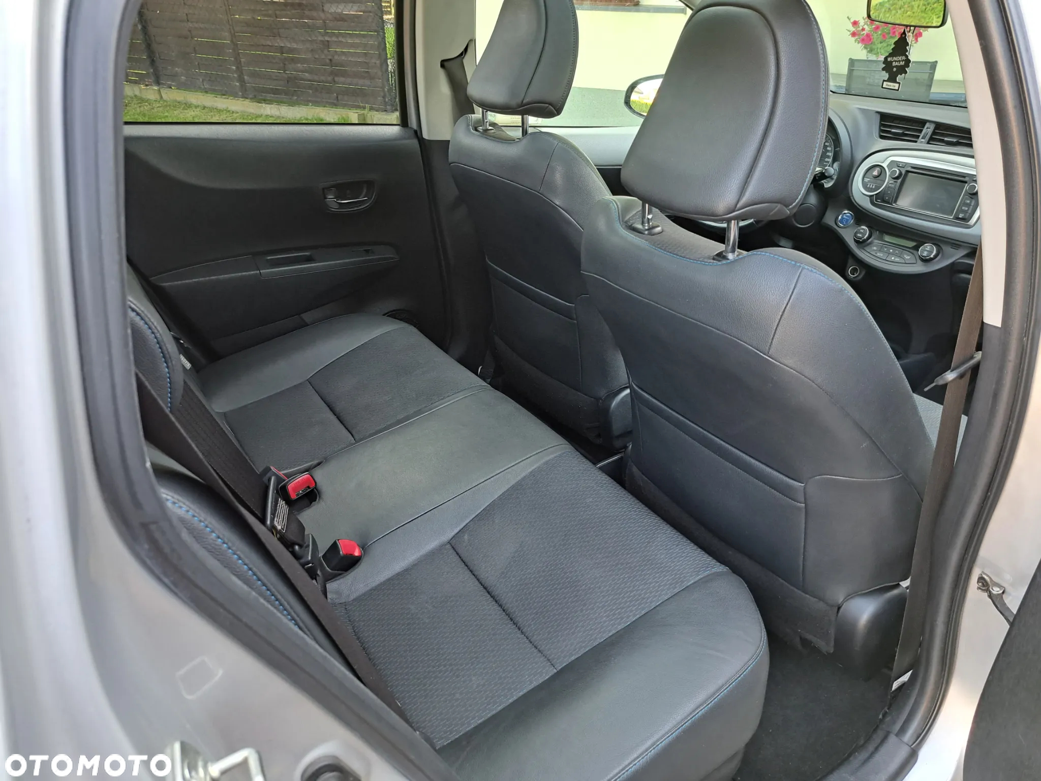 Toyota Yaris Hybrid 100 Sol - 3