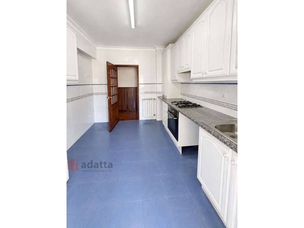 Apartamento de tipologia T3 com garagem [não é mobiliado] arrenda-s... - Grande imagem: 4/21