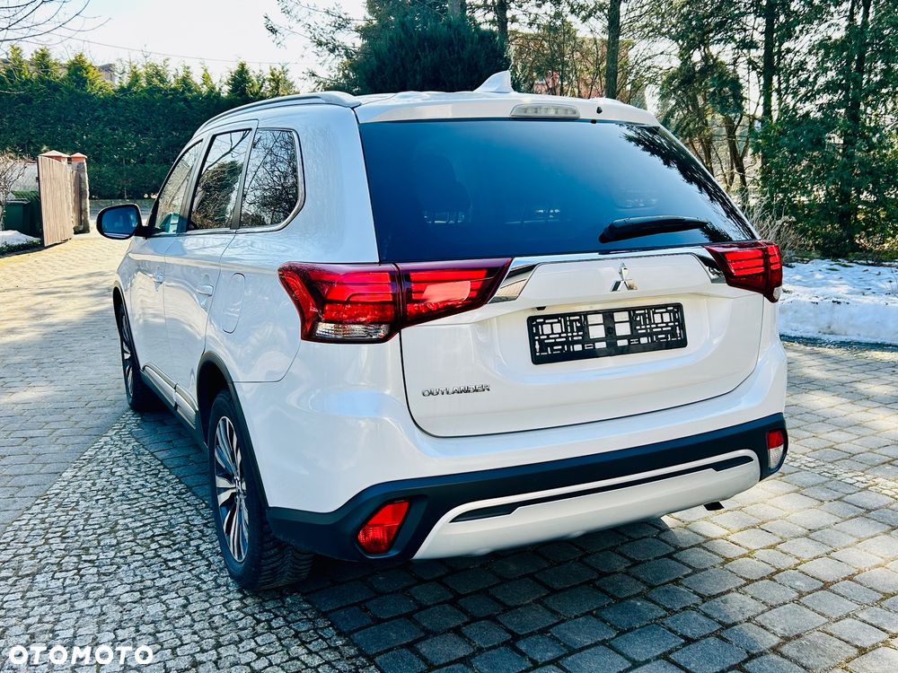 Mitsubishi Outlander 2.0 2WD CVT Diamant+ - 12